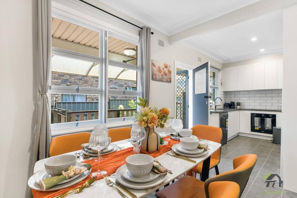 Miss Orange's Base In Ryde Holiday home