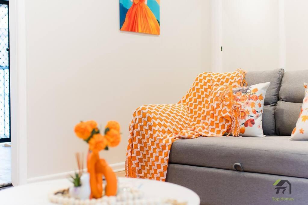 Miss Orange's Base In Ryde Holiday home *