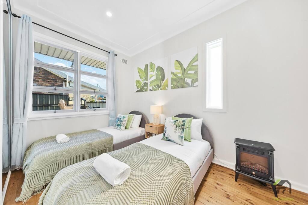 Miss Orange's Base In Ryde Holiday home Sydney